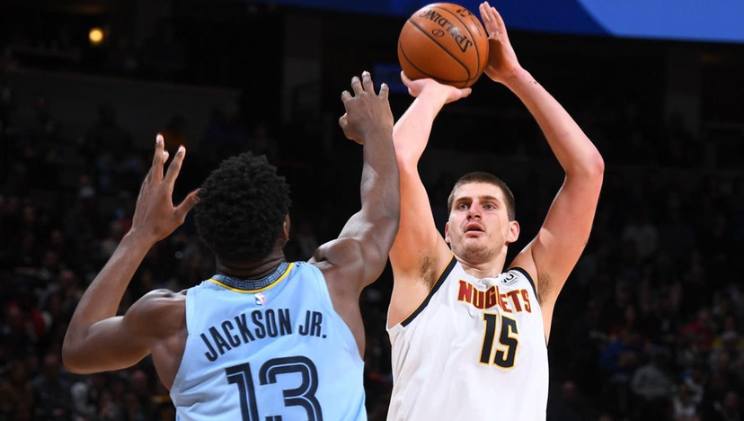  约基奇全能数据带领掘金登顶西部榜首  